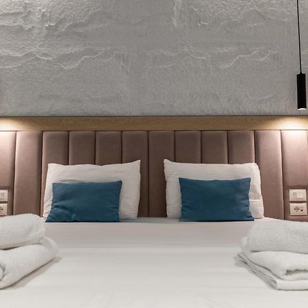 Monel Hotel Ksamil Eksteriør bilde